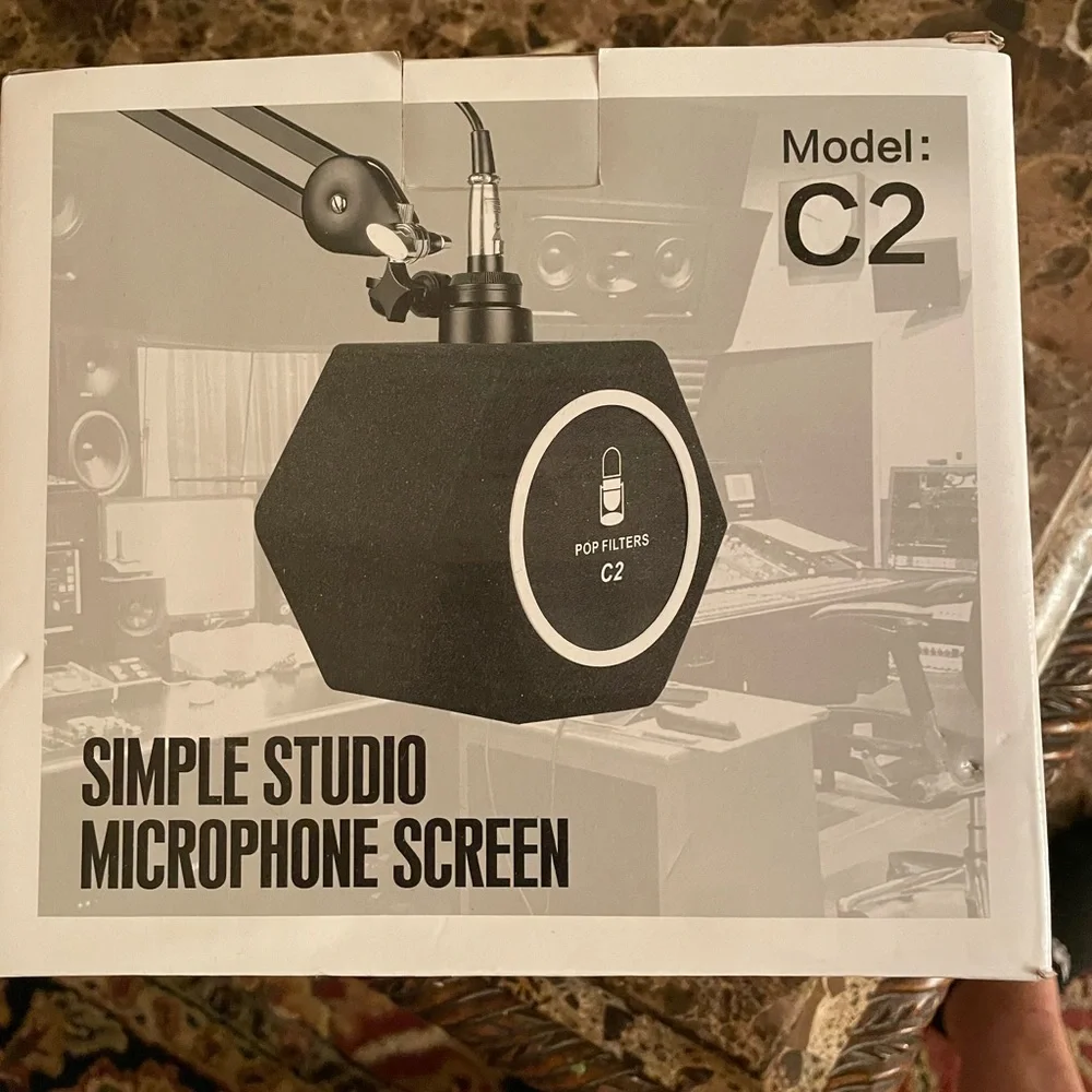 Simple studio microphone screen new in box